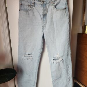 Levi's Ribcage Straight Ankle Jeans Size 31 Light Wash Distressed Super Hi Rise